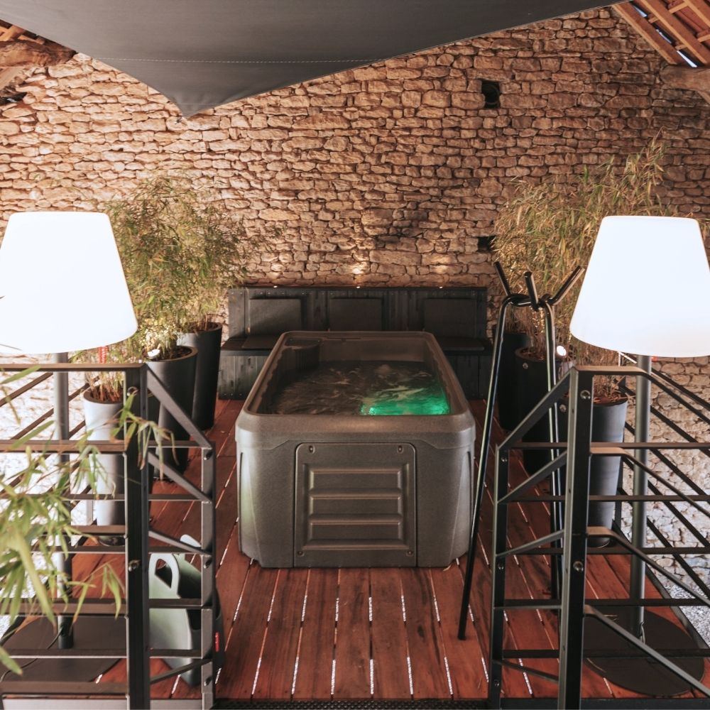 Coffret Cadeau • Séjour Gourmand au Studio avec Spa Privatif • [1 NUIT]