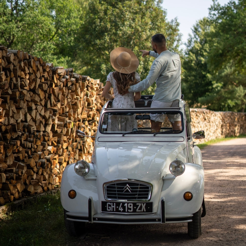 Coffret Cadeau • Séjour Insolite au Nid avec Spa Privatif Intérieur & 2CV • [1 NUIT]