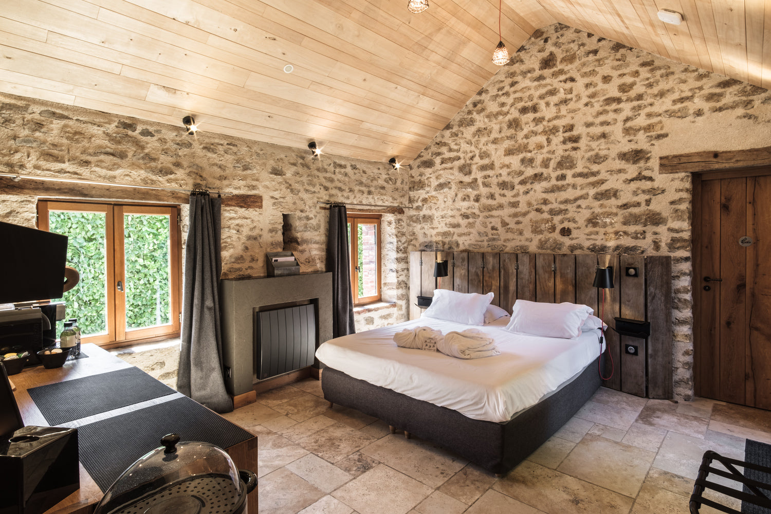 Coffret Cadeau • Séjour Romantique au Logis avec Spa Privatif • [1 NUIT]