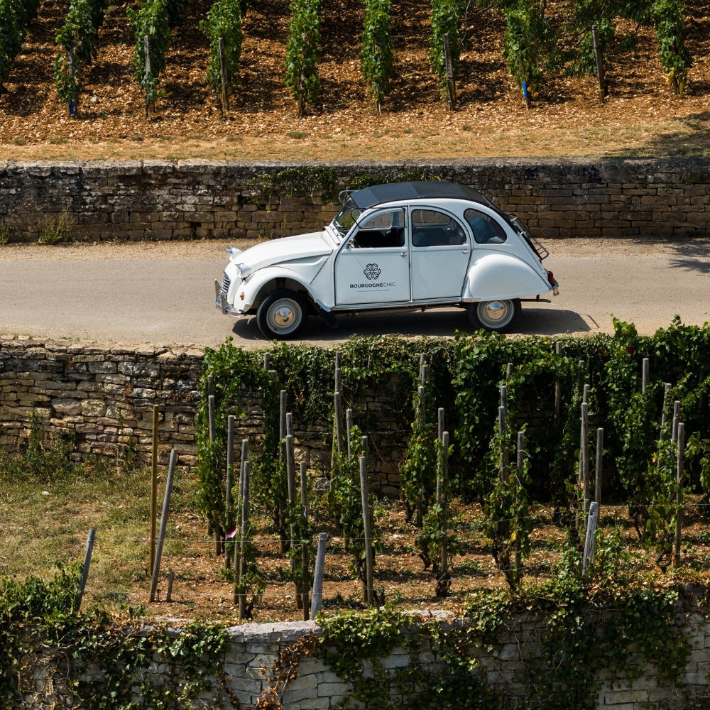 Coffret Cadeau • Séjour Insolite au Cabanon avec Spa Privatif & 2CV • [1 NUIT]