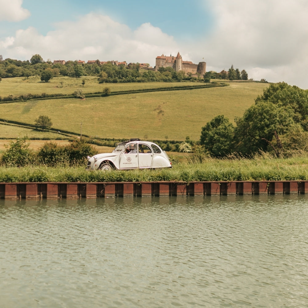 Coffret Cadeau • Séjour Insolite au Refuge avec Spa Privatif & 2CV • [1 NUIT]